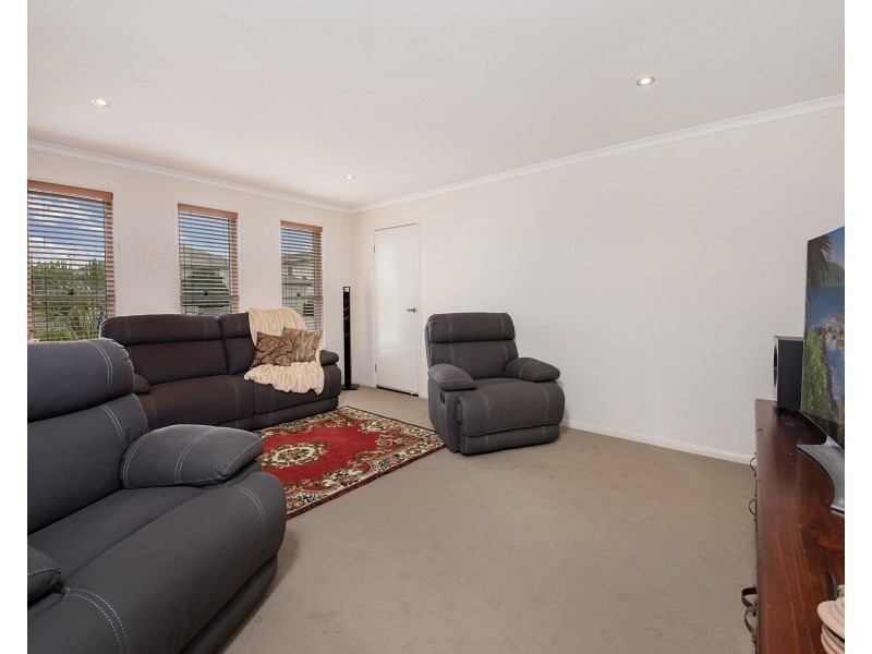 4 Reef Court, Birtinya QLD 4575