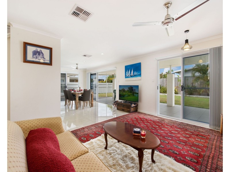 4 Reef Court, Birtinya QLD 4575