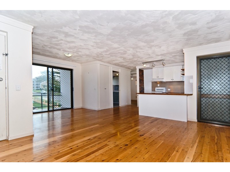 Unit 6/7 Warne Terrace, Kings Beach QLD 4551