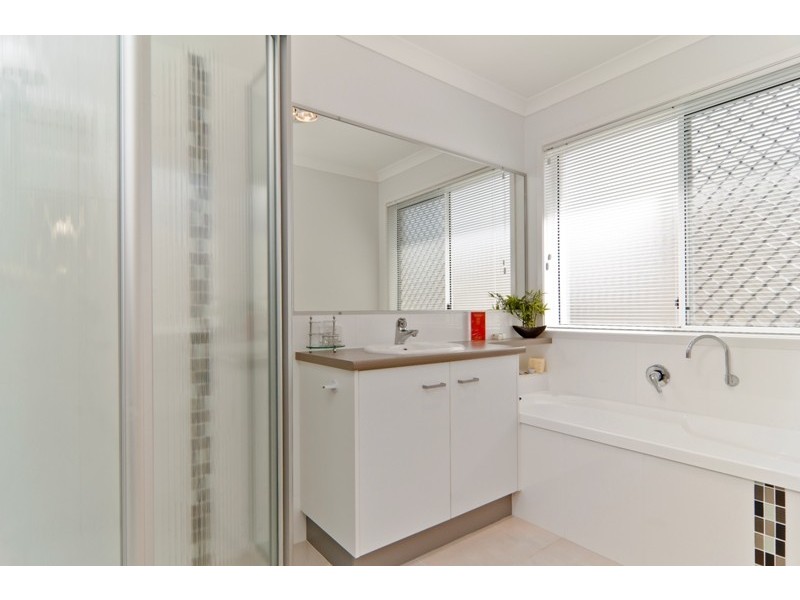 10 Huntley Place, Caloundra West QLD 4551