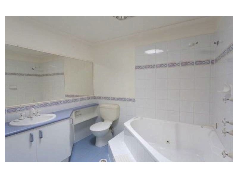 2 Lorinya Court, Battery Hill QLD 4551