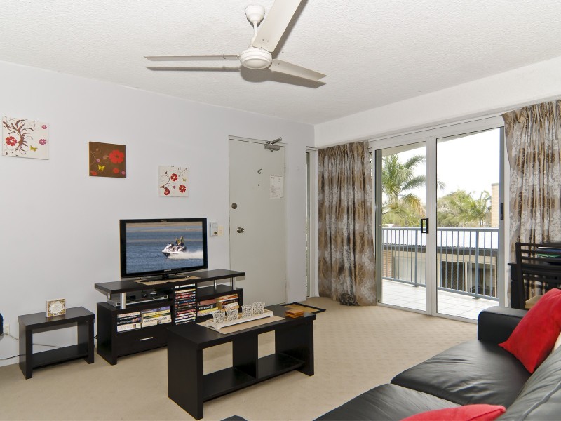 Unit 2 ‘Pacific Cove’ 2 Upper Gay Terrace, Kings Beach QLD 4551