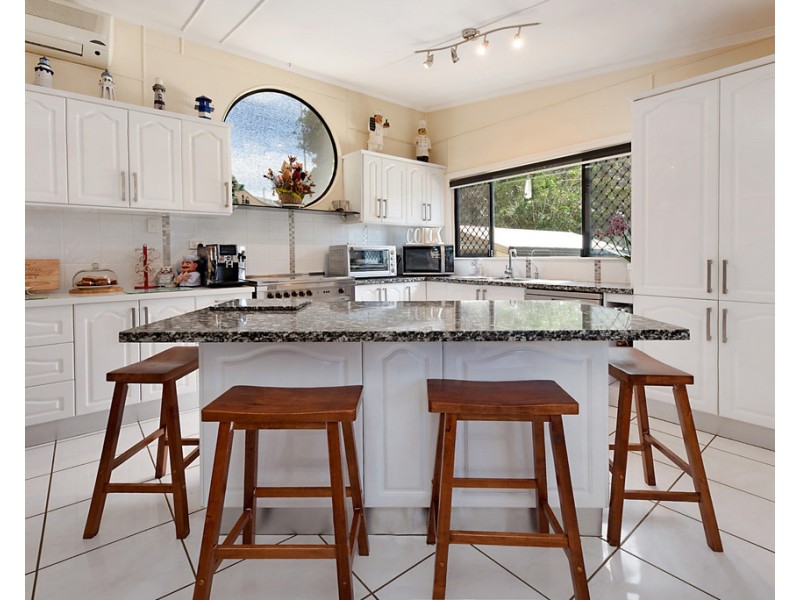 4 Arthur Street, Kings Beach QLD 4551