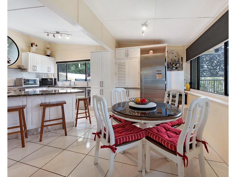 4 Arthur Street, Kings Beach QLD 4551