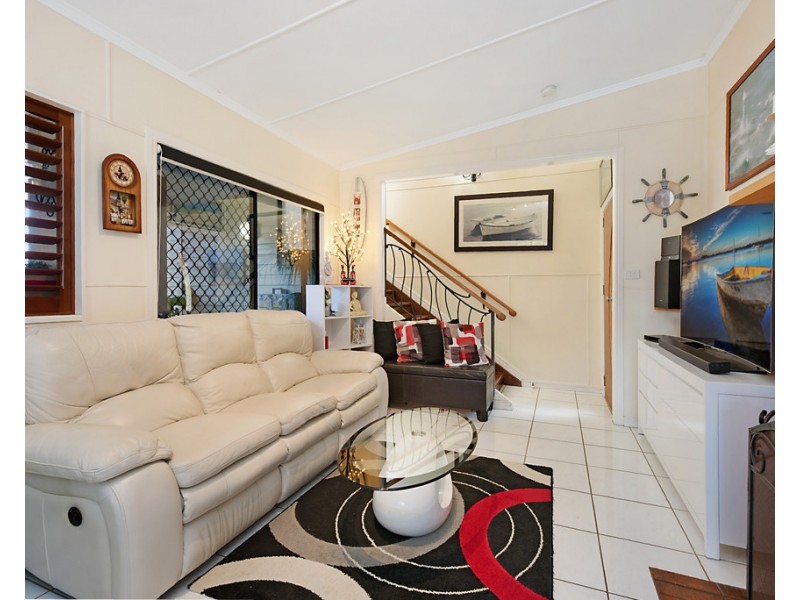 4 Arthur Street, Kings Beach QLD 4551