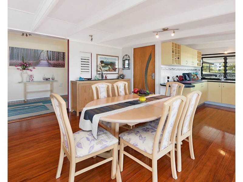 4 Arthur Street, Kings Beach QLD 4551