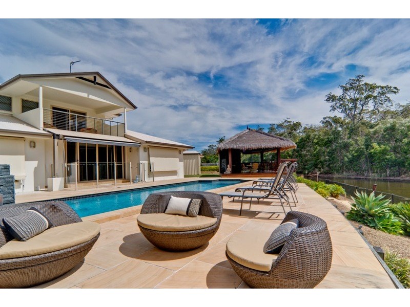 16 Campbellville Circuit, Pelican Waters QLD 4551