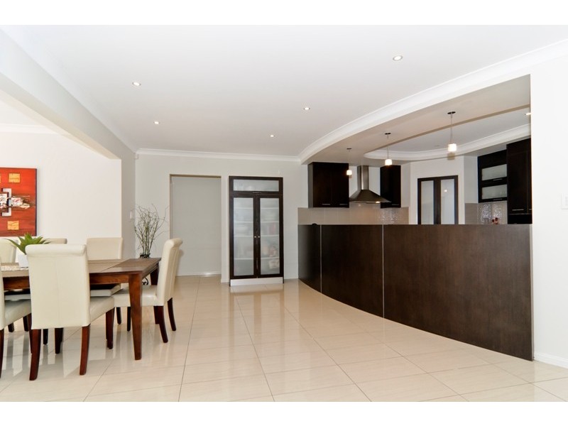 16 Campbellville Circuit, Pelican Waters QLD 4551