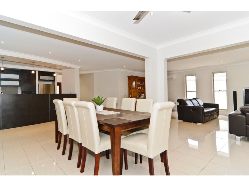 16 Campbellville Circuit, Pelican Waters QLD 4551