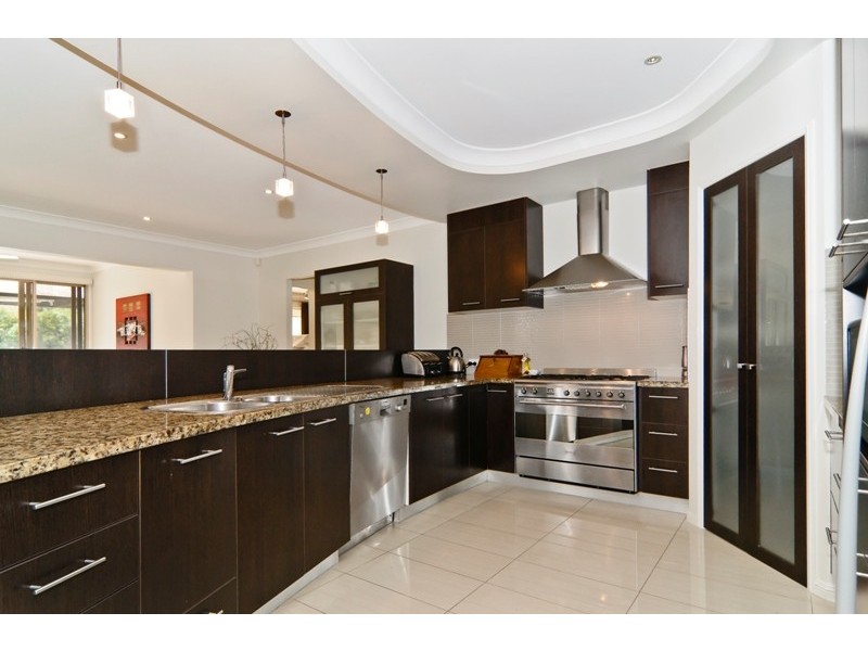 16 Campbellville Circuit, Pelican Waters QLD 4551