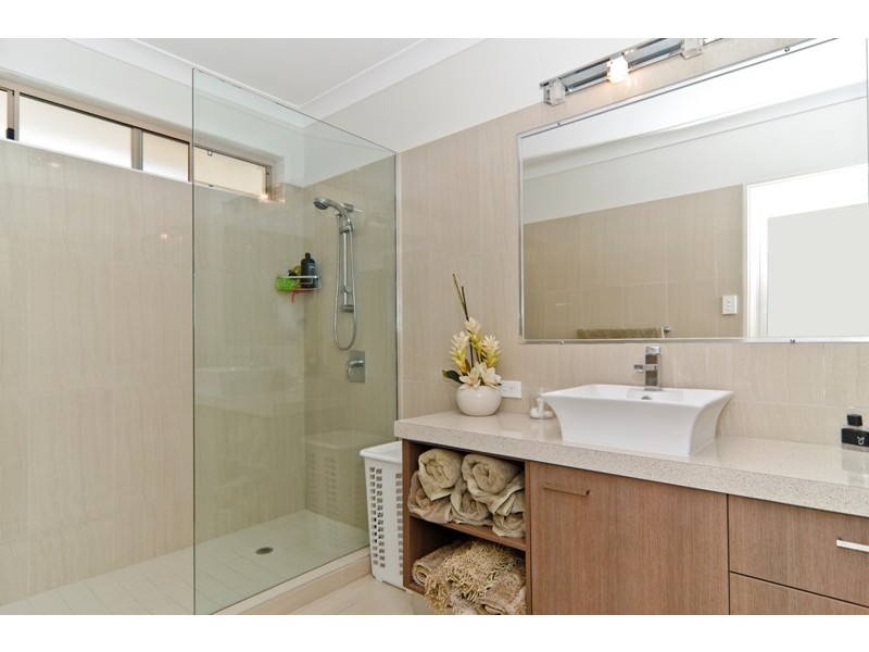 16 Campbellville Circuit, Pelican Waters QLD 4551