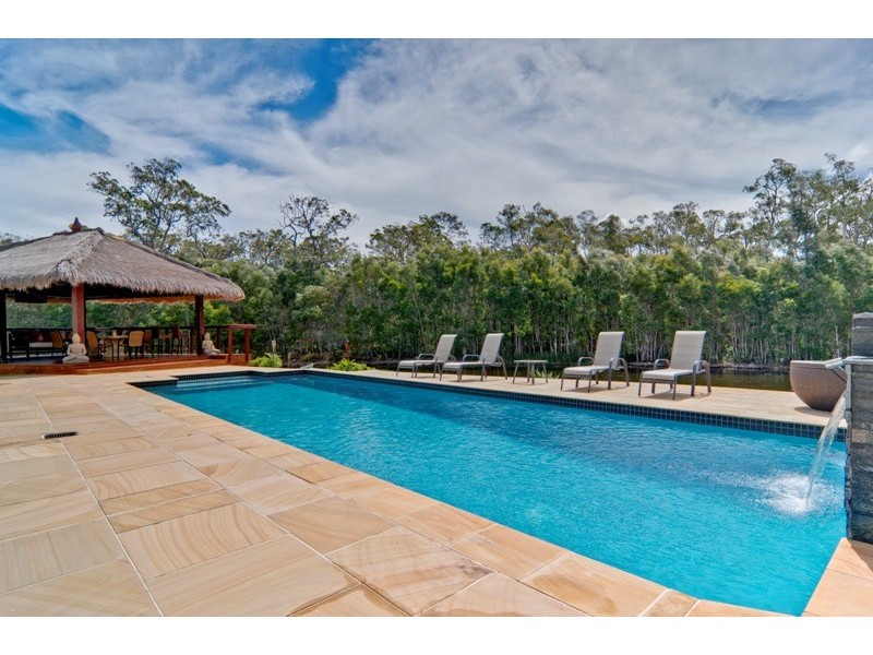 16 Campbellville Circuit, Pelican Waters QLD 4551