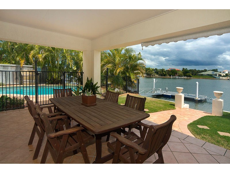 2 Cowiebank Place, Pelican Waters QLD 4551