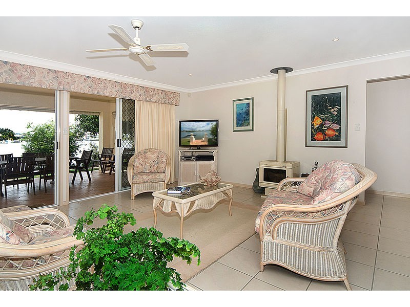 2 Cowiebank Place, Pelican Waters QLD 4551