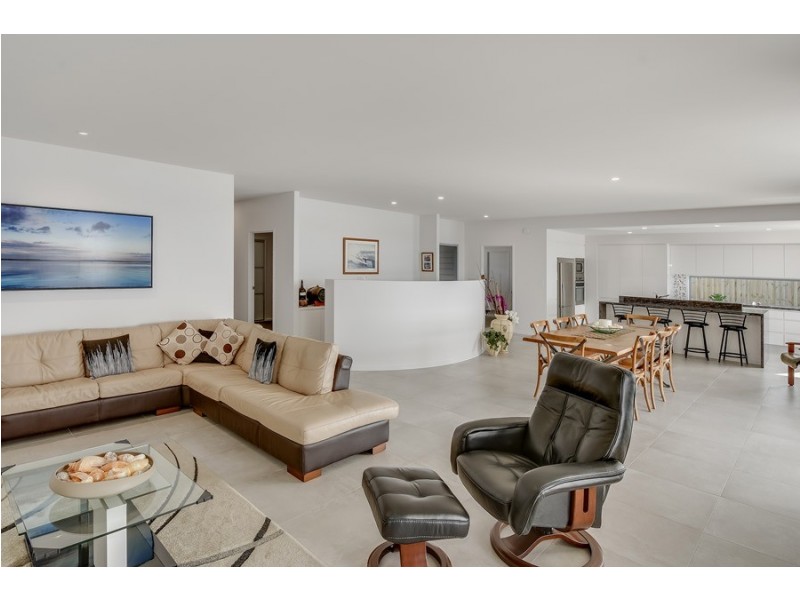 45 Pelican Waters Boulevard, Pelican Waters QLD 4551