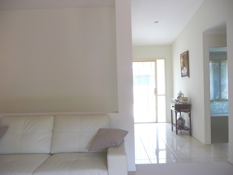 7 Maddock Avenue, Mooloolah Valley QLD 4553