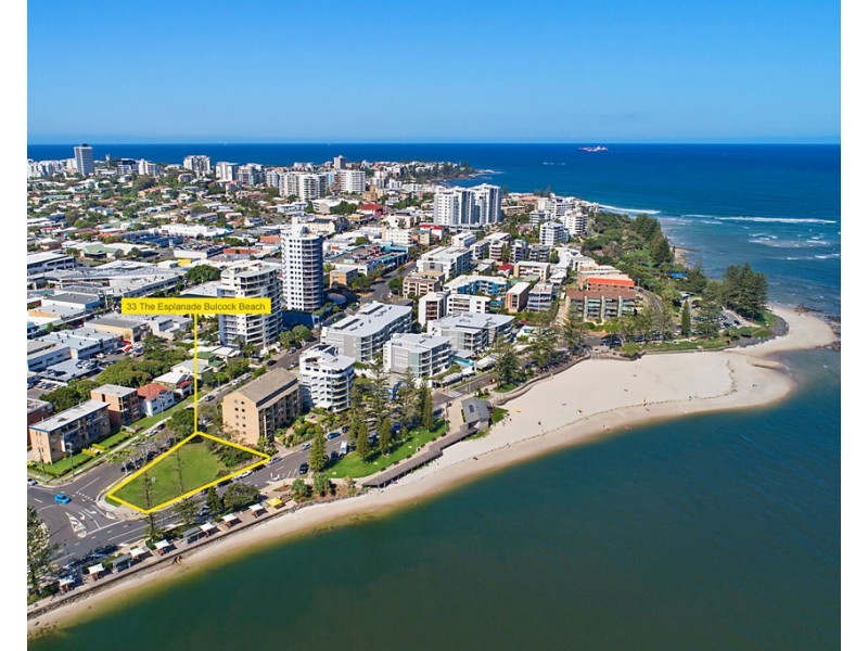 33 Esplanade Bulcock Beach, Caloundra QLD 4551