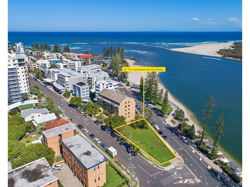 33 Esplanade Bulcock Beach, Caloundra QLD 4551