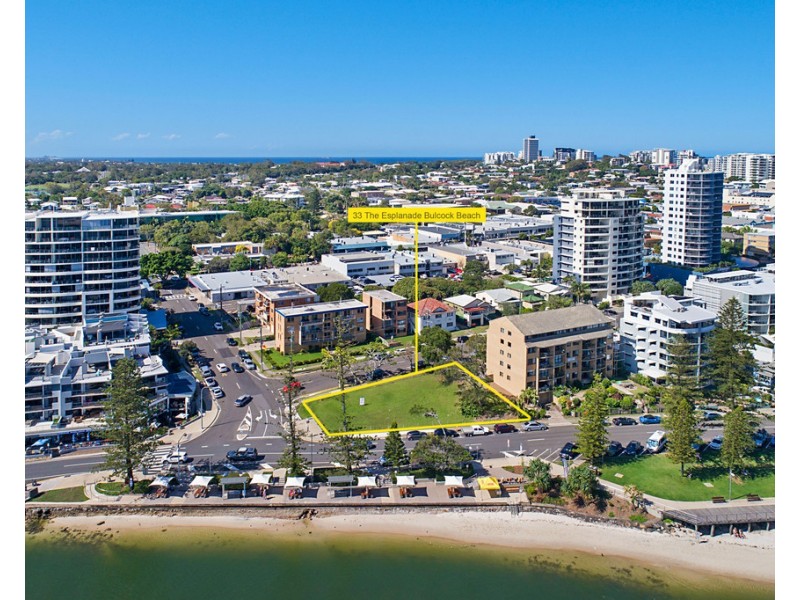 33 Esplanade Bulcock Beach, Caloundra QLD 4551