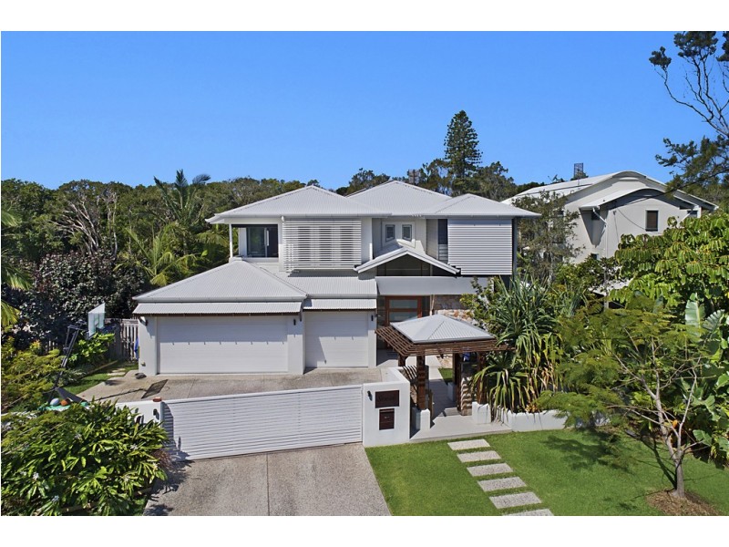 1 Ngungun Street, Dicky Beach QLD 4551