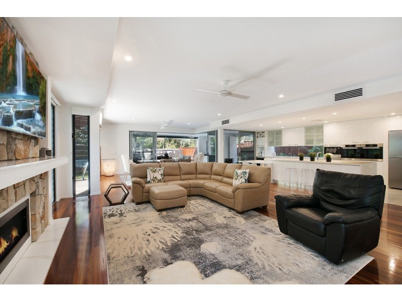 1 Ngungun Street, Dicky Beach QLD 4551