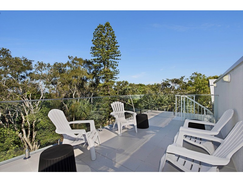 1 Ngungun Street, Dicky Beach QLD 4551