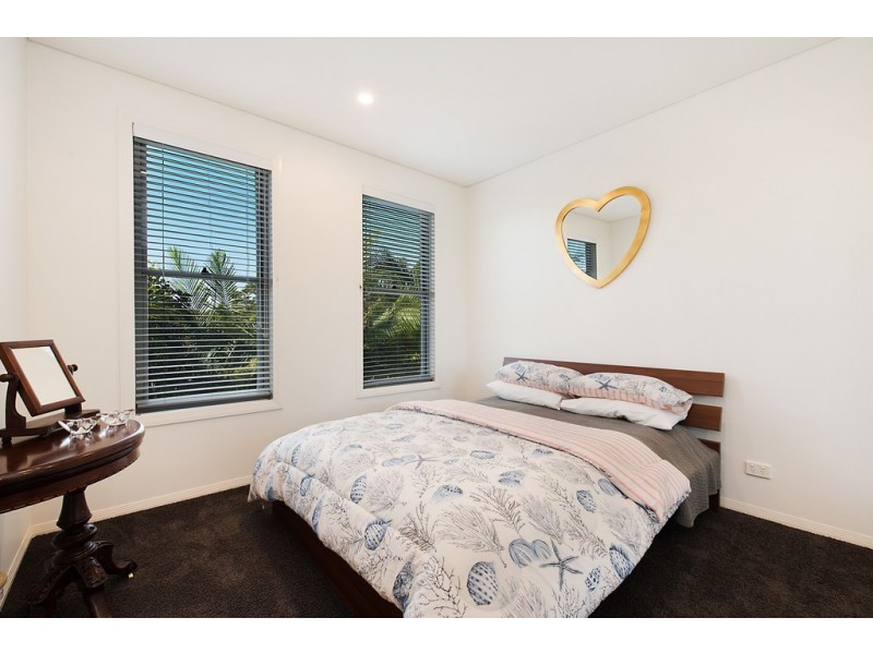 1 Ngungun Street, Dicky Beach QLD 4551