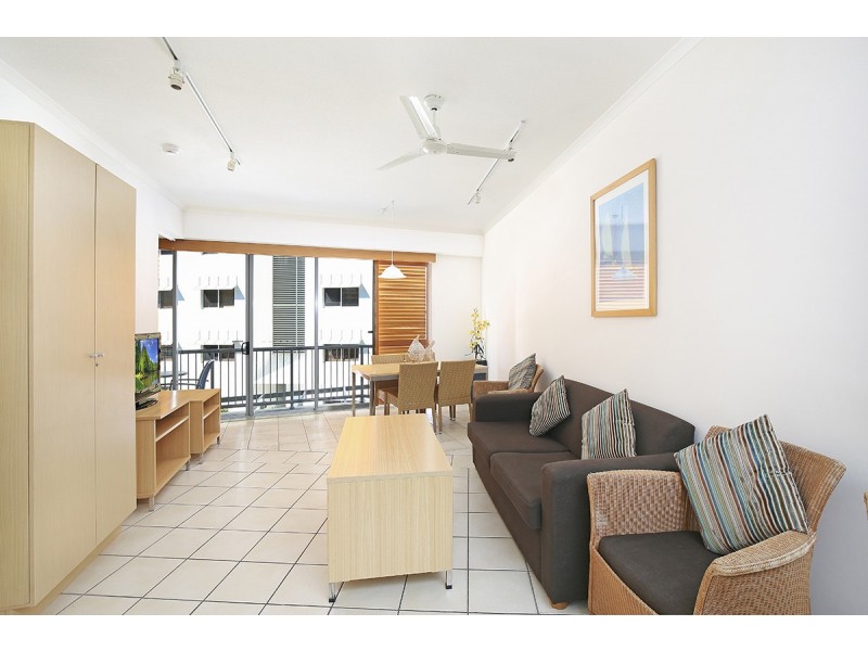 Unit 45 ‘Rolling Surf’ 8 Levuka Avenue, Kings Beach QLD 4551