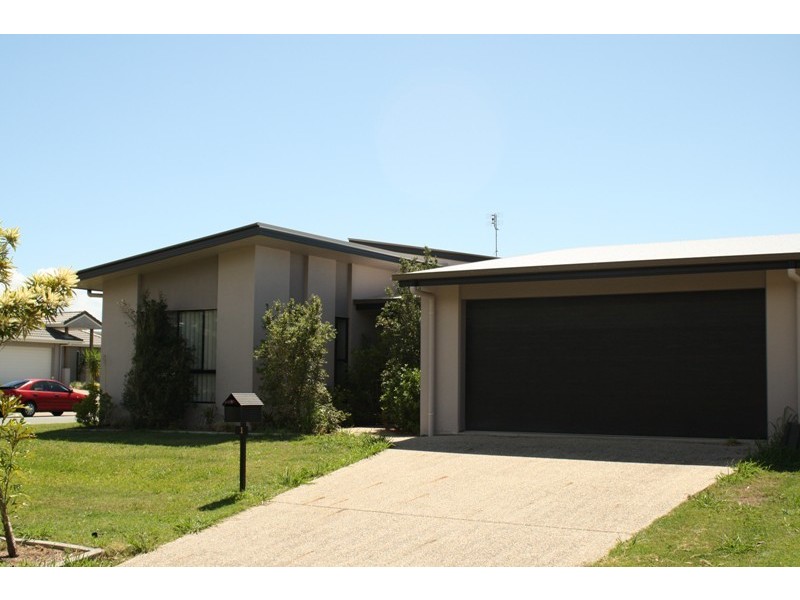 1 Barrine Crescent, Caloundra West QLD 4551