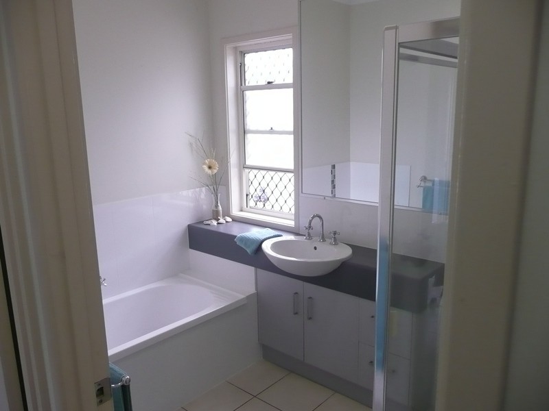 9 Barrine Crescent, Caloundra West QLD 4551
