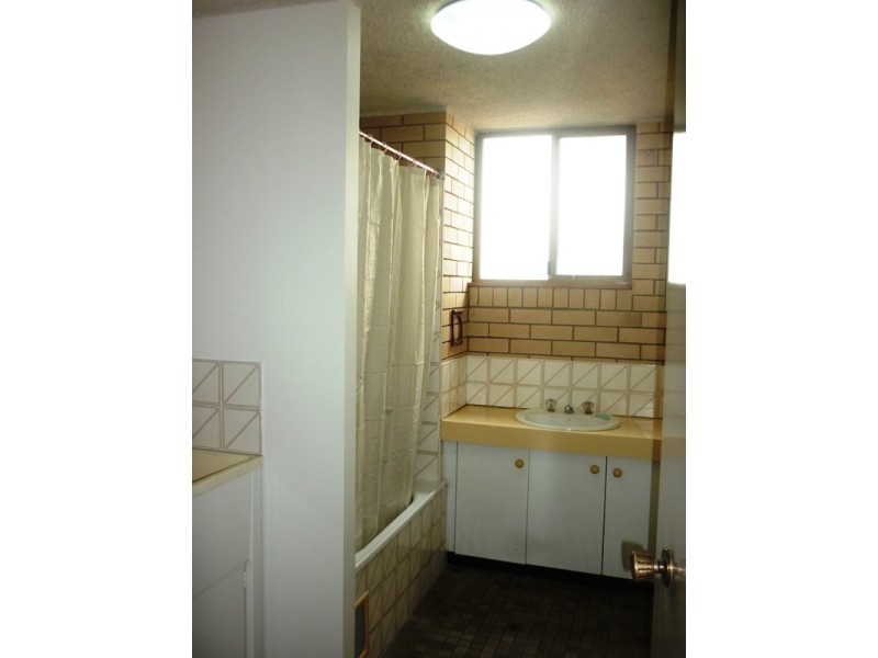 1/33 Kennedy Parade, Golden Beach QLD 4551