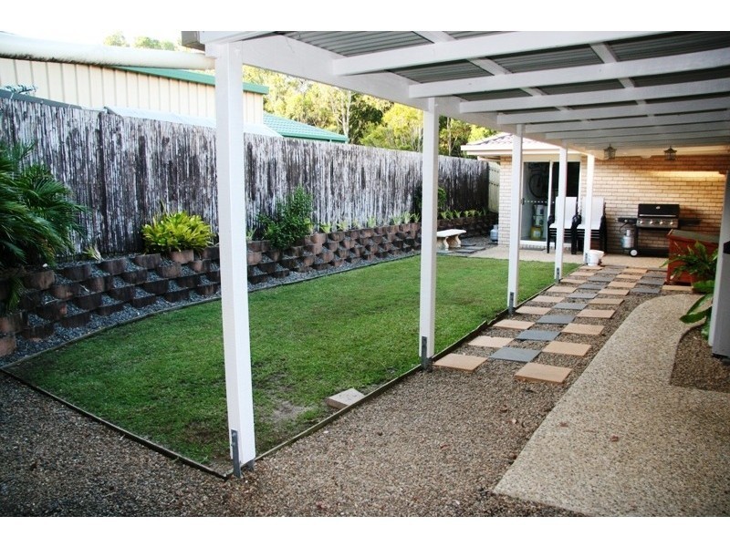 4 Hinchinbrook Court, Little Mountain QLD 4551