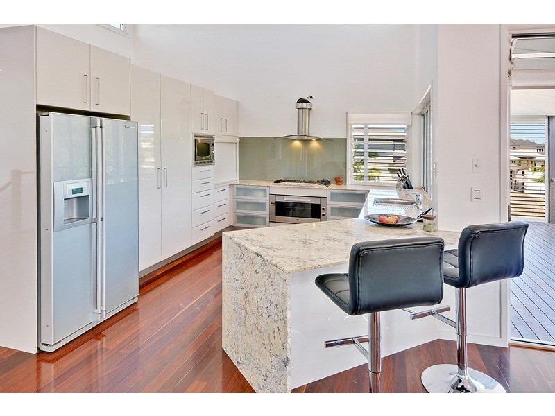 2 Elimbah Street, Pelican Waters QLD 4551