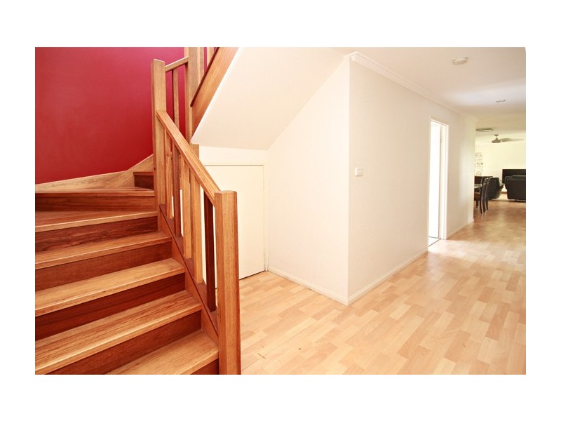 8 Domatia Place, Meridan Plains QLD 4551