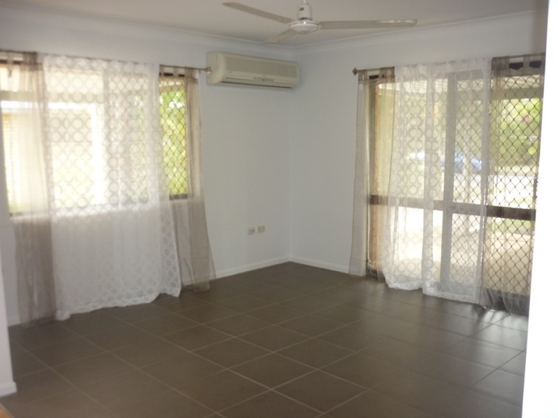 4 Slim Crescent, Golden Beach QLD 4551