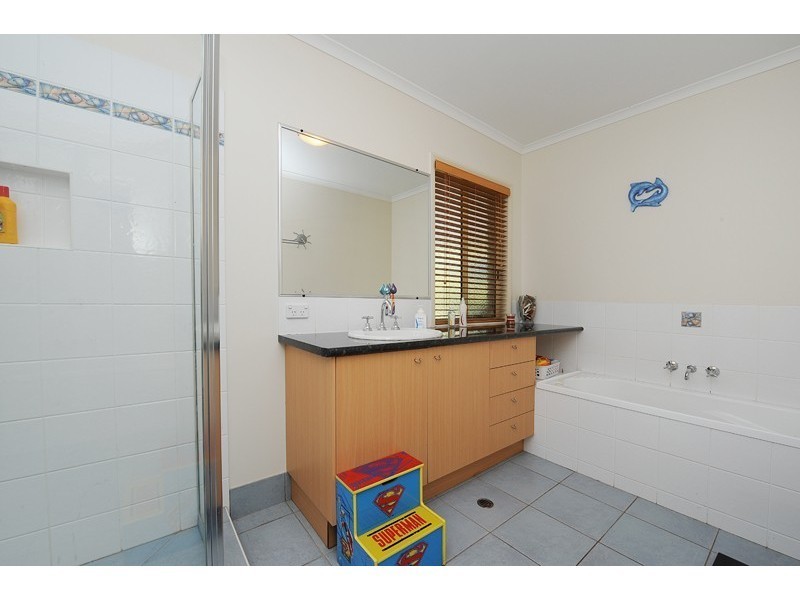 5 Kingston Court, Mooloolah Valley QLD 4553