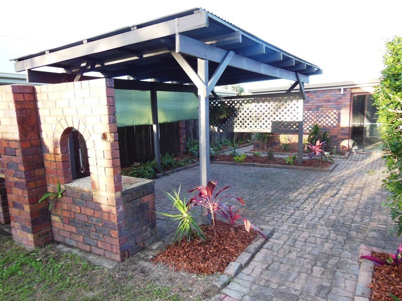 16 Pannaroo Street, Buddina QLD 4575