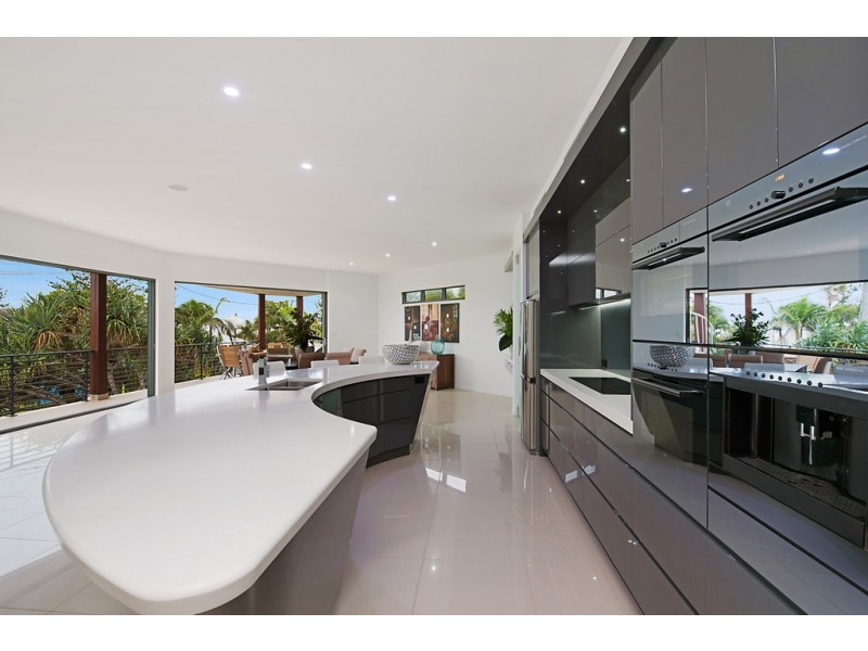 2 Mackay Street, Dicky Beach QLD 4551