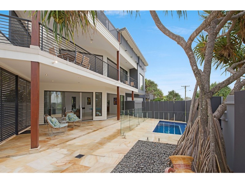2 Mackay Street, Dicky Beach QLD 4551