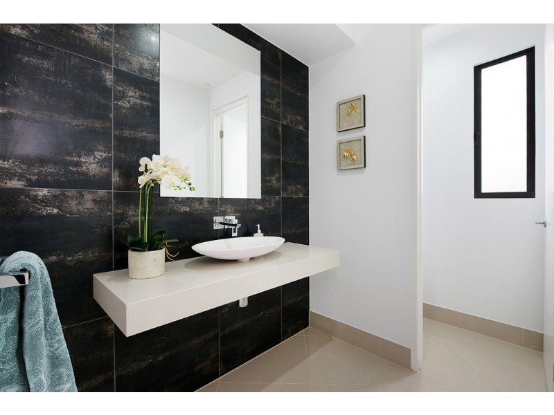 2 Mackay Street, Dicky Beach QLD 4551