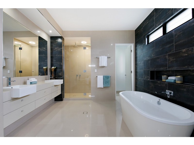 2 Mackay Street, Dicky Beach QLD 4551