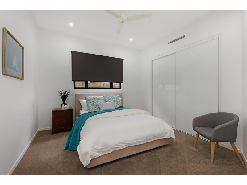 2 Mackay Street, Dicky Beach QLD 4551