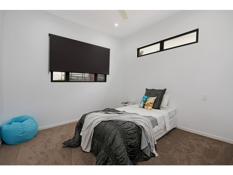 2 Mackay Street, Dicky Beach QLD 4551