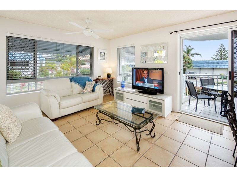 Unit 5 ‘Estoril’ 38 McIlwraith Street, Moffat Beach QLD 4551