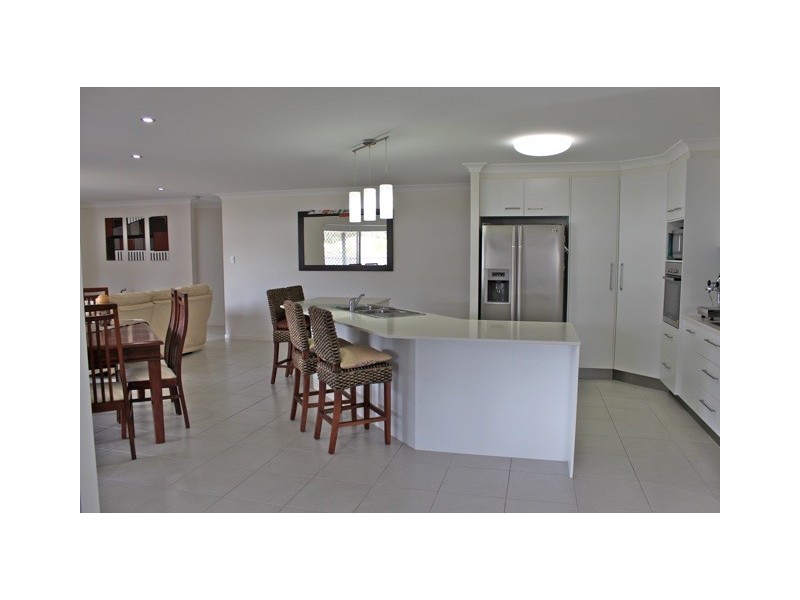 15 Kurrajong Crescent, Meridan Plains QLD 4551