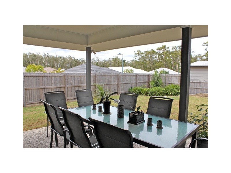 15 Kurrajong Crescent, Meridan Plains QLD 4551