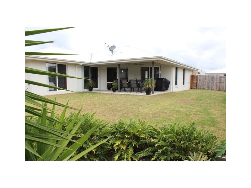 15 Kurrajong Crescent, Meridan Plains QLD 4551