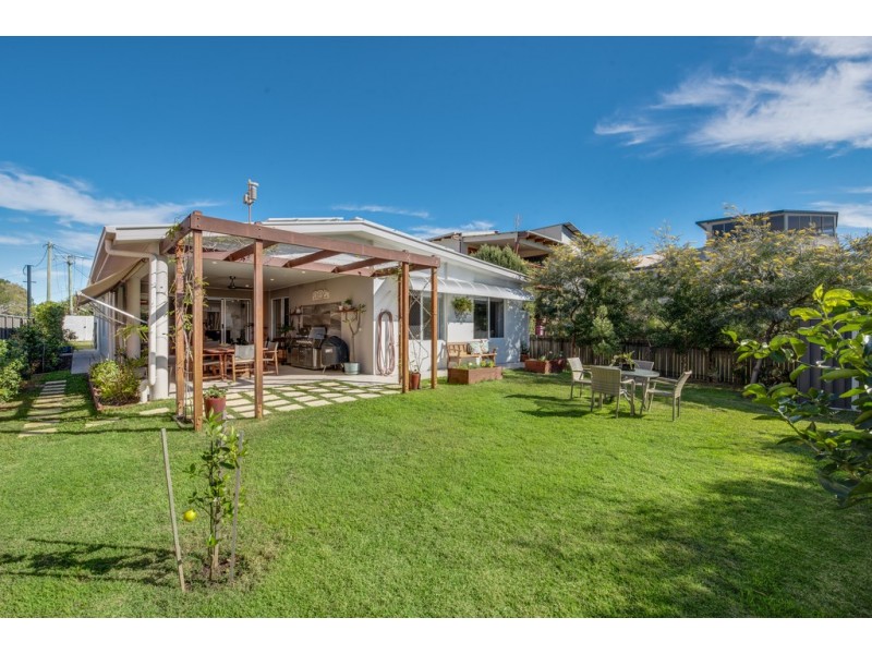9 Ann Street, Dicky Beach QLD 4551
