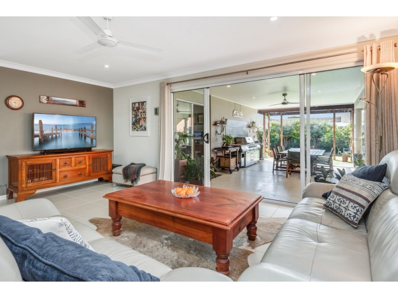 9 Ann Street, Dicky Beach QLD 4551