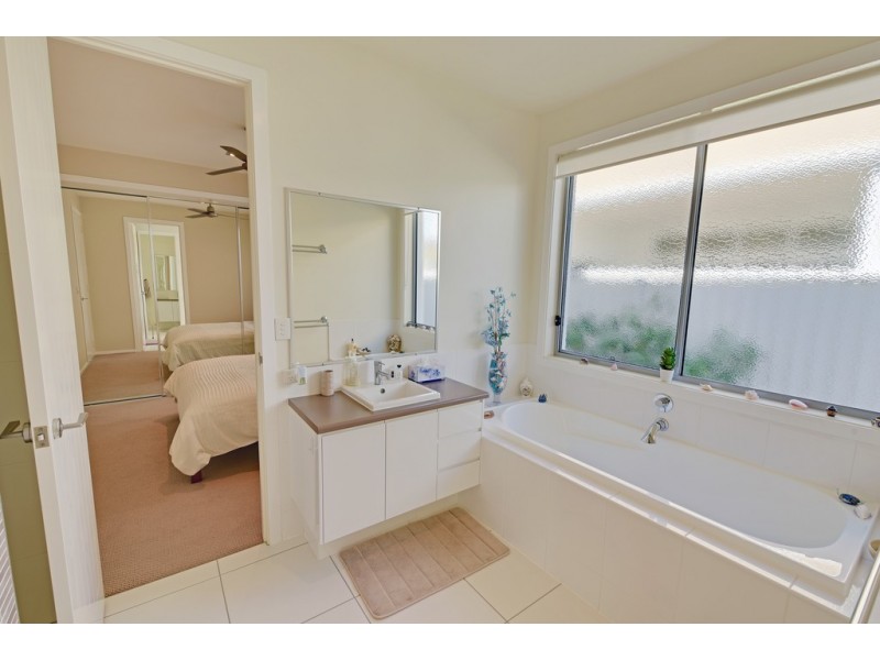 4 Koopa Place, Pelican Waters QLD 4551